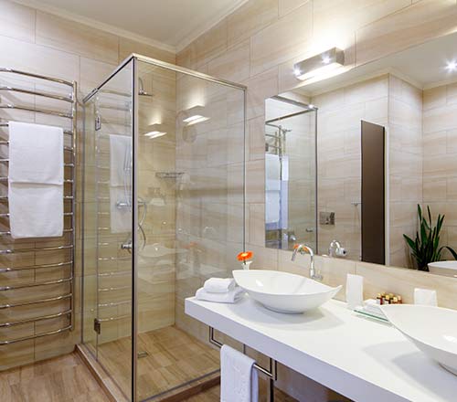 Aménager une salle de bains ou de douche dans une maison neuve